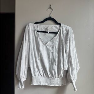 Anthropologie Rebecca Dolman Sleeve Smocked Hem Peasant Top white size S